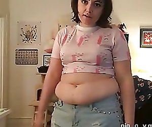 Chubby Girl Is Too Fat For Her Clothes